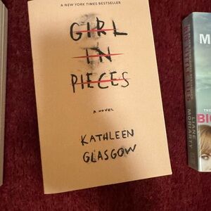 Girl in Pieces by Kathleen Glasgow